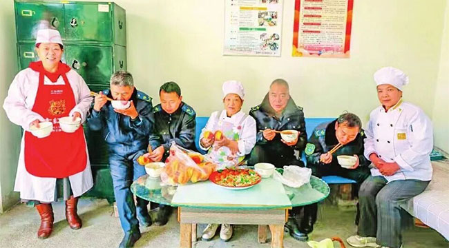 21年“愛心餐”的溫暖守護(hù)