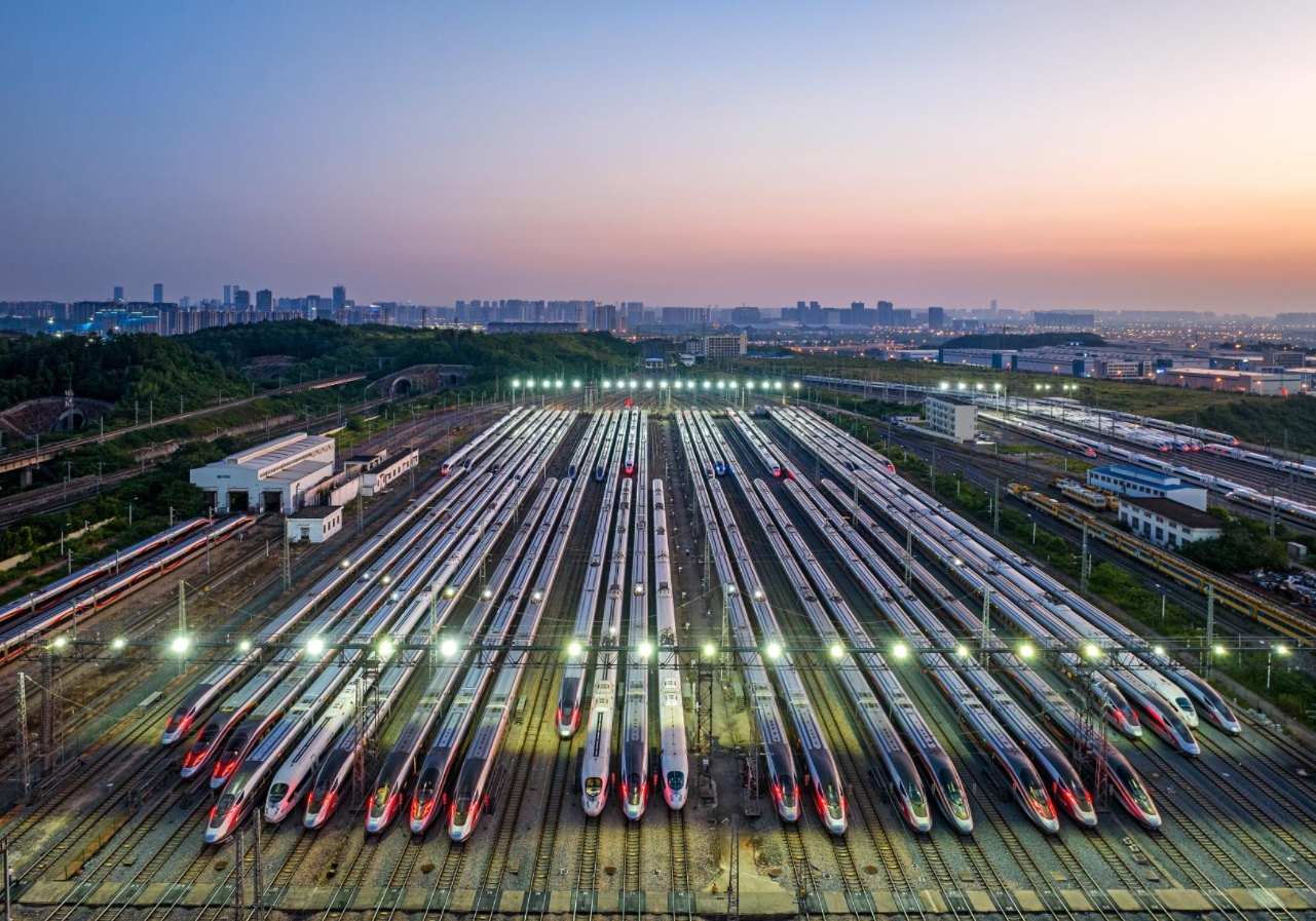 心向暖陽(yáng)，步履生花